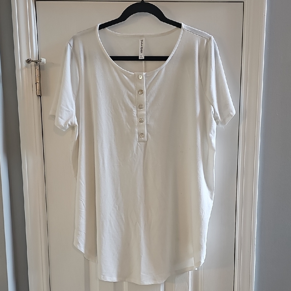 Zenana Outfitters White Polo Short Sleeve Tee Relaxed Fit